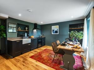 Kuchyň nebo kuchyňský kout v ubytování Bogee Cottage - Ukc7119