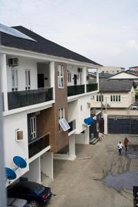 Balkón nebo terasa v ubytování Beautiful 2 bedroom Apartment with Pool + 13 fotografií