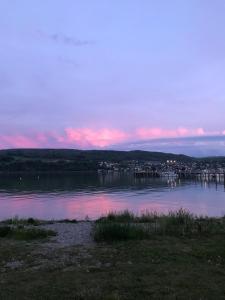 Gallery image of Gemütliche grosse 2 Zimmer Wohnung mit grosser Terasse in Seenähe, Höristrasse 8 in 78343 Gaienhofen in Gaienhofen +15 photos