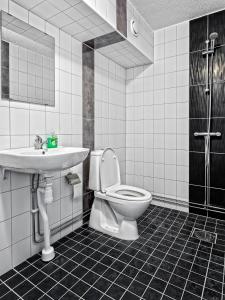 Kamar mandi di Mosebacke Hostel