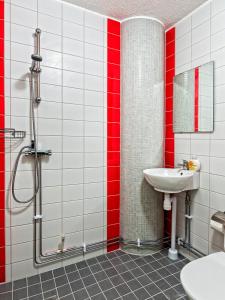 Kamar mandi di Mosebacke Hostel