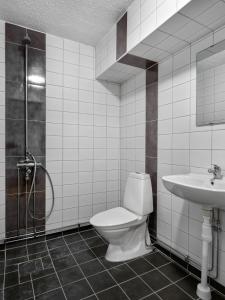 Kamar mandi di Mosebacke Hostel