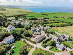 Příroda nedaleko prázdninového domu + 11 fotografií