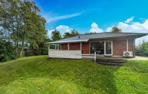 Το κτήριο όπου στεγάζεται  η παραθεριστική κατοικία