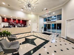 Modern Flat 4min from Universal Up to 4 Guests في أورلاندو: لوبي نجمة على الارض +47 صورة