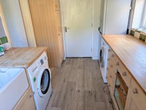 صورة لـ Spacious Family Retreat -sleeps 10-12 في CBG +68 صورة