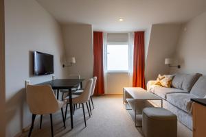 Μια τηλεόραση ή/και κέντρο ψυχαγωγίας στο Tott studios