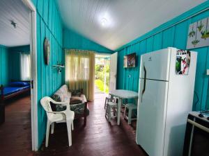 Η κουζίνα ή μικρή κουζίνα στο Simplicidade em meio a Natureza -com acesso ao rio