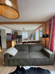 Кухня или мини-кухня в Charmant appartement au coeur de Val Cenis
