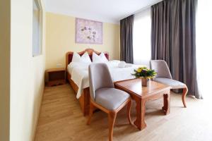 Un lugar para sentarse en VULKAN Residenz Hotel I Self Check-in 11 fotos más