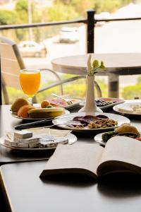 Jídlo v hotelu nebo okolí + 18 fotografií