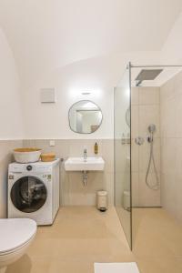 Koupelna v ubytování Air Con I free parking I floor heating