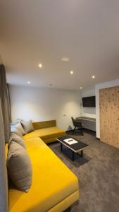 TV a/nebo společenská místnost v ubytování Hotel Sailer