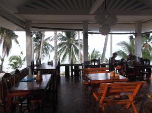 Majoituspaikan Palm Point Village ravintola tai vastaava paikka
