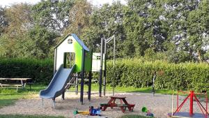 Herní místnost nebo prostor pro děti v ubytování Havhuset I Øster Hurup - i byen, ved stranden + 17 fotografií