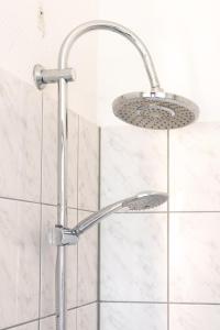 Ένα μπάνιο στο Stylish old apartment with terrace in Neuwied +27 φωτογραφίες