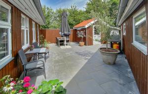 En have udenfor Stunning Home In Broager With Wifi + 11 billeder