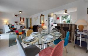 Khu vực ghế ngồi tại Belle Villa Vue Mer