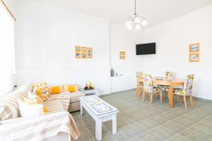 TV a/nebo společenská místnost v ubytování Traditional holiday home