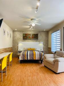 Posezení v ubytování Nice Queen bed apartment, private access