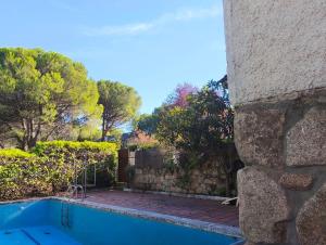 Swimmingpoolen hos eller tæt på La casa Calabaza