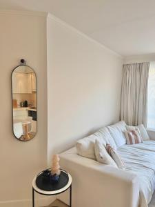 Postel nebo postele na pokoji v ubytování Apartment Knokke vlakbij strand + 14 fotografií