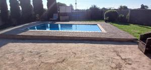 Bazén v ubytování 16 Besembos contractors accommodation nebo v jeho okolí