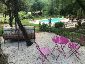 Πισίνα στο ή κοντά στο studio à la campagne avec piscine +6 φωτογραφίες