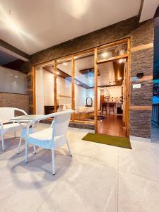 Et opholdsområde på The Cedar Stone Apartments Manali