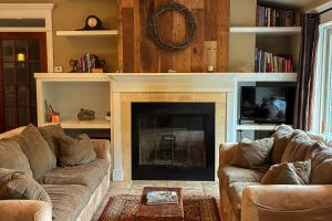 Posezení v ubytování Middle Ledge Lodge + 8 fotografií