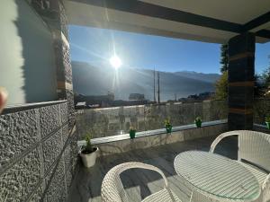 En generel udsigt til bjerge eller udsigt til bjerge taget fra lejligheden