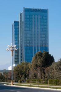 Tòa nhà nơi khách sạn tọa lạc