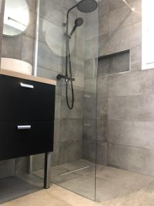 Ένα μπάνιο στο 20mètres Plage - Maison -Jacuzzi - Wifi - Terrasse