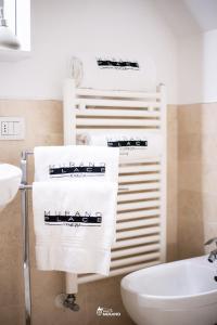 O baie la FILIGRANA House & Courtyard - by Sleep in MURANO