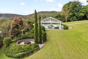 Zahrada ubytování Elegant Bonogin Retreat on Expansive Acreage + 72 fotografií