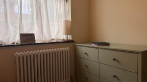 Ảnh trong thư viện ảnh của Charming Holyport Hideaway: 1BD Farmhouse ở Bray