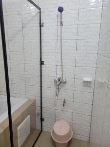 Et badeværelse på Résidence Perla + 17 billeder