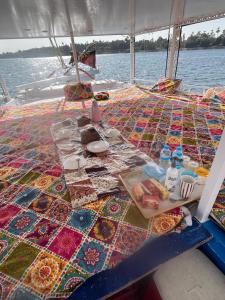 Příroda nedaleko ubytování na lodi + 30 fotografií