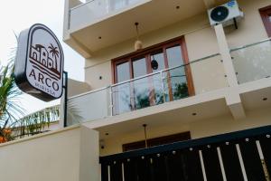 Certifikát, hodnocení, plakát nebo jiný dokument vystavený v ubytování Arco Mirissa