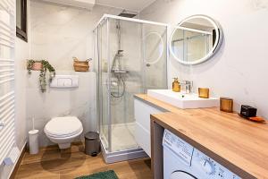 Koupelna v ubytování VERDUN - Appartement Cosy - Hyper Centre Menton + 4 fotografie