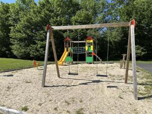 Ο χώρος παιχνιδιού για παιδιά στο Lac Bleu nr 14