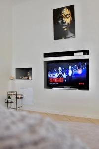 Μια τηλεόραση ή/και κέντρο ψυχαγωγίας στο La Villa du Sommet