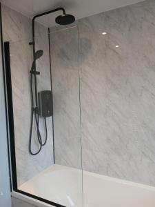 Ένα μπάνιο στο Apartment - Sleeps 4 - Hot Tub Pet-Friendly +7 φωτογραφίες