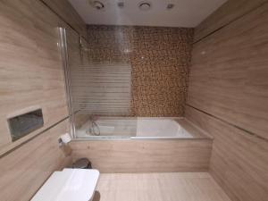 Afbeelding uit fotogalerij van HILTON 5 STARS Resident of LUXURY apartmens in Baku