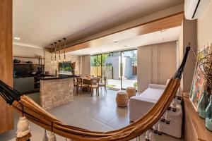 Køkken eller tekøkken på Luxo e Tranquilidade na Ponta do Mutá-Pé na areia