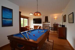 Biliár nebo kulečník v ubytování Gîte de la Motte d'Ille