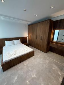 Postel nebo postele na pokoji v ubytování SÜPER Vip Havuzlu Müstakil odalar banyolu + 51 fotografií