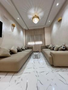 Χώρος καθιστικού στο Calm Elegant Apartment City Center with Garage