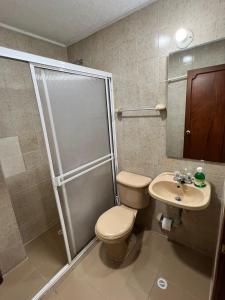 Koupelna v ubytování Tu Hogar en Bucaramanga - Apartamento de 135 m2 con Parqueadero y Excelente Ubicación + 15 fotografií