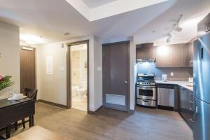 Køkken eller tekøkken på Corporate Stays Lisgar 1 Bedroom